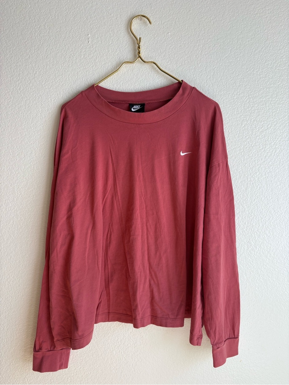Nike Men’s Long-Sleeve Crewneck Shirt — Rose